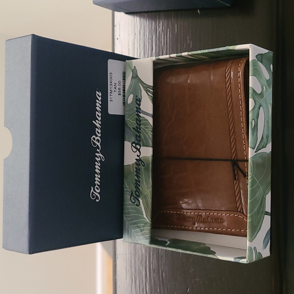 TommyBahama Wallet
